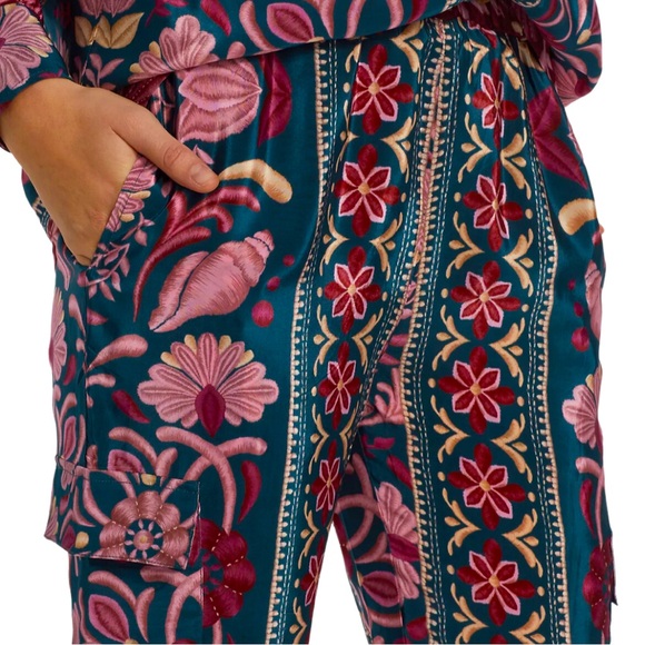 {SOLD}‼️ NWT’s 🏷️ FARM RIO Seashell Tapestry Cargo Pants 🌴 🐚 - Picture 3 of 6
